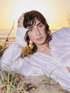 Zoe Hochbaum - foto 4